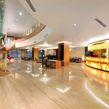 Golden City Hotel And Convention Center - Chse Certified Semarang Dış mekan fotoğraf