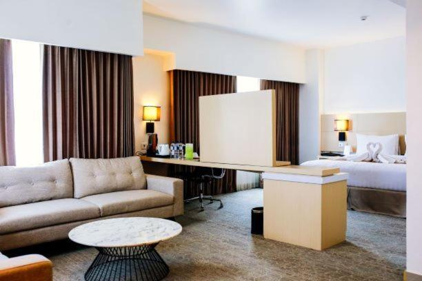 Golden City Hotel And Convention Center - Chse Certified Semarang Dış mekan fotoğraf