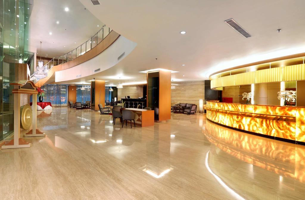 Golden City Hotel And Convention Center - Chse Certified Semarang Dış mekan fotoğraf
