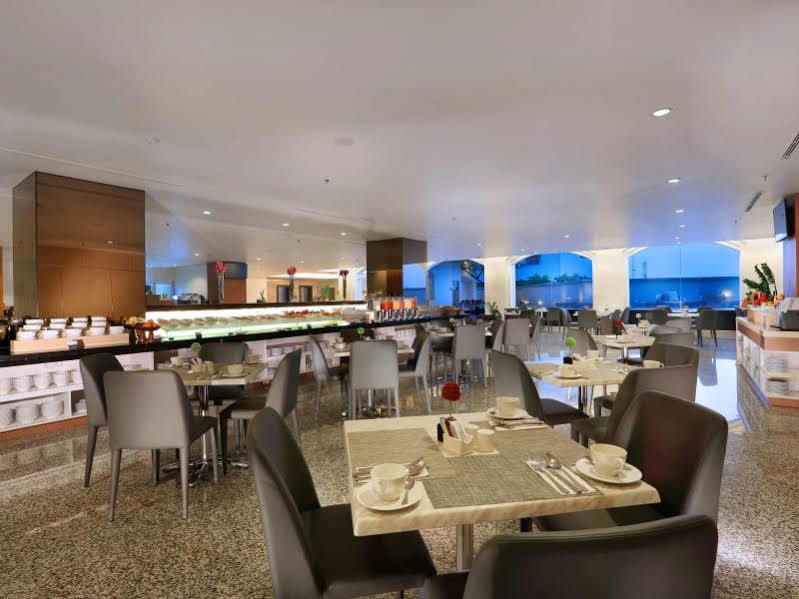Golden City Hotel And Convention Center - Chse Certified Semarang Dış mekan fotoğraf