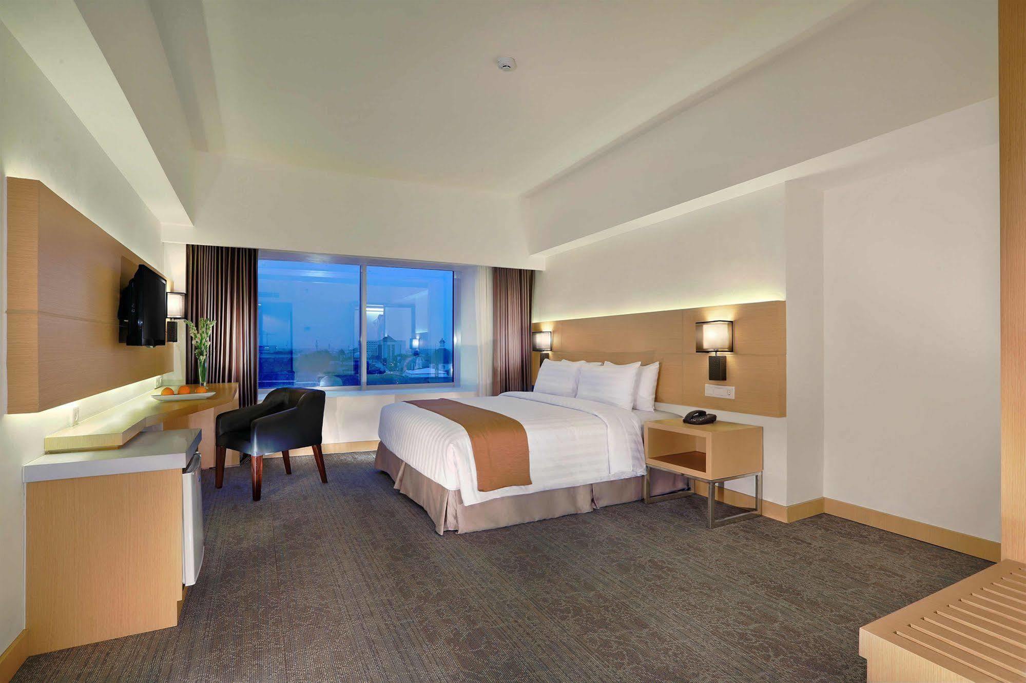 Golden City Hotel And Convention Center - Chse Certified Semarang Dış mekan fotoğraf
