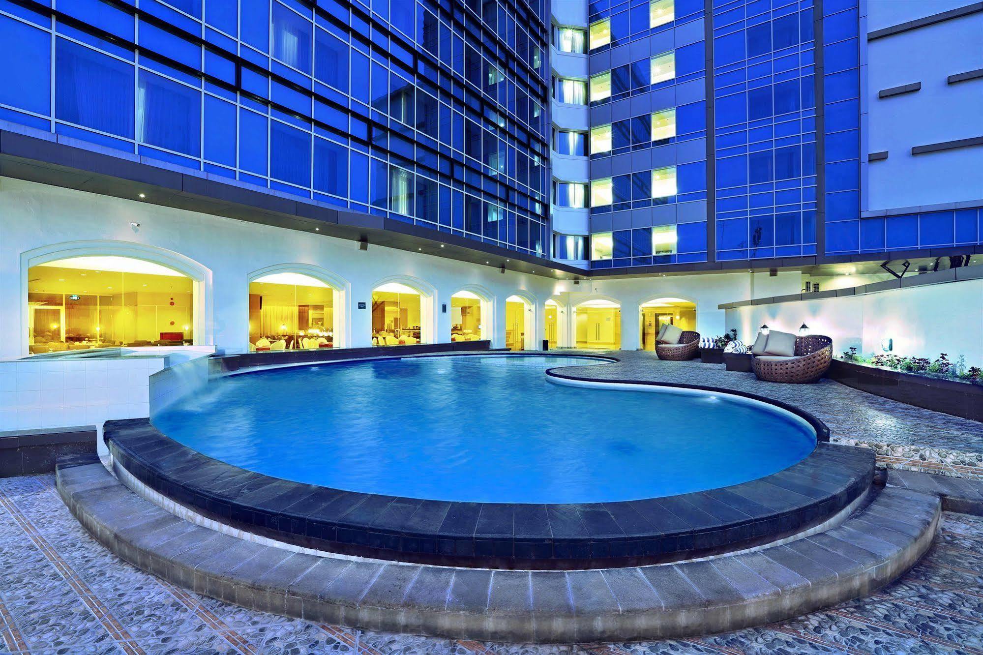 Golden City Hotel And Convention Center - Chse Certified Semarang Dış mekan fotoğraf